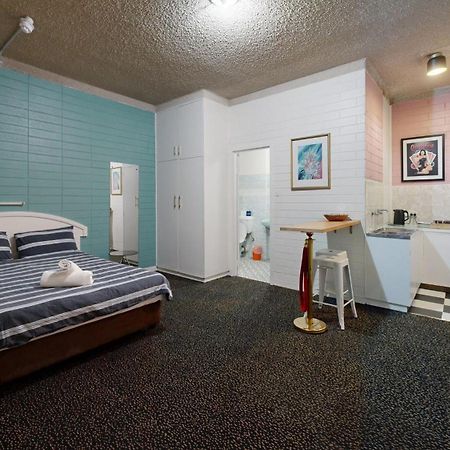 West End Motel & Backpackers Adelaide Exterior photo